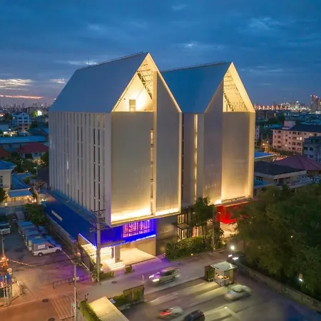 Blue Hippo Hotel