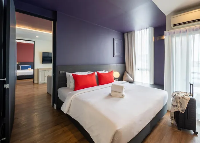 Blue Hippo & Red Crocodile 4* Bangkok